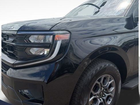 Used 2025 Ford Expedition Max Active RWD image 1