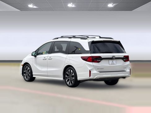 Certified 2025 Honda Odyssey Elite image 3