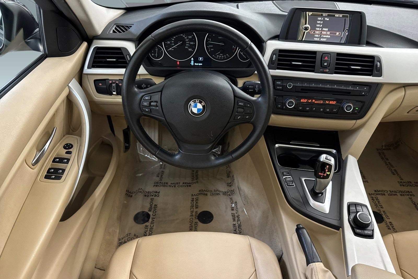 Used 2013 BMW 320i Sedan RWD image 29