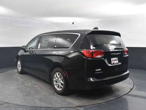 Used 2023 Chrysler Voyager LX FWD image 6