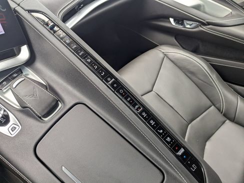 Used 2025 Chevrolet Corvette Stingray Preferred Cpe w/ Battery Protection Package RWD image 18