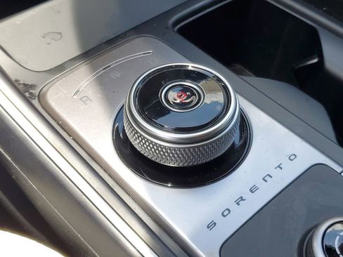 Used 2023 Kia Sorento EX image 25