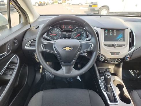 Used 2017 Chevrolet Cruze LS image 21