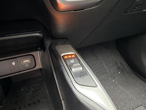 Used 2023 Kia Sorento S w/ Panoramic Sunroof Package AWD/4WD image 7