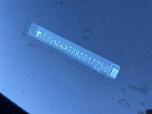 Used 2024 Toyota Grand Highlander XLE image 27