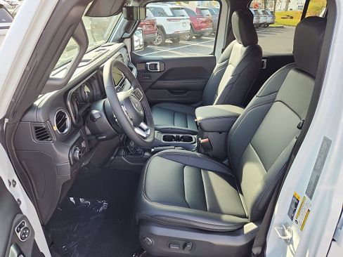 New 2026 Jeep Wrangler Sahara image 9