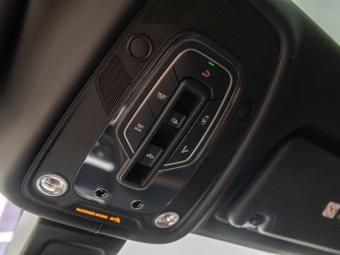 Certified 2024 Bentley Bentayga AWD/4WD image 39