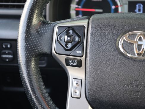 Used 2014 Toyota 4Runner Limited image 19