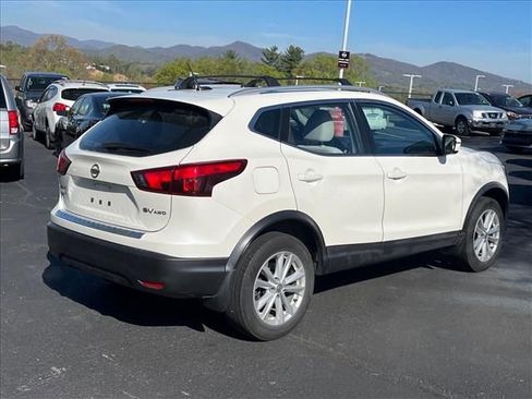 Used 2018 Nissan Rogue Sport SV w/ SV All-Weather Package image 6