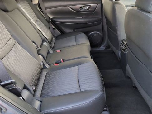 Used 2018 Nissan Rogue SV w/ Premium Package image 26