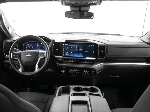 Used 2023 Chevrolet Silverado 1500 LT AWD/4WD image 16