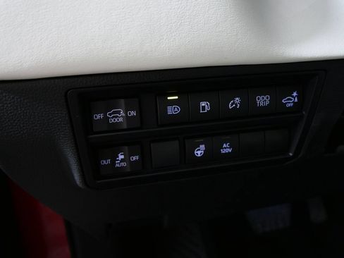 Used 2023 Toyota Sequoia Capstone AWD/4WD image 17