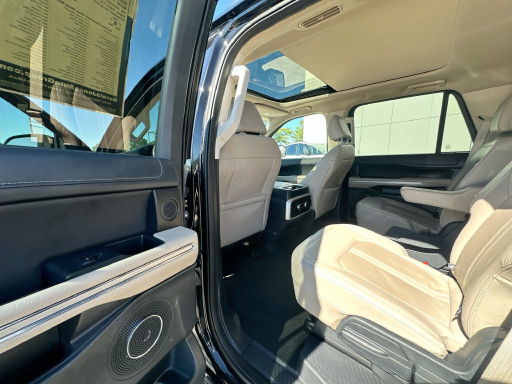 Used 2024 Ford Expedition Limited RWD image 17