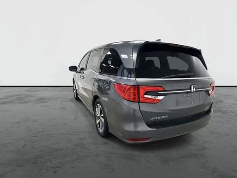 Used 2023 Honda Odyssey Touring image 2