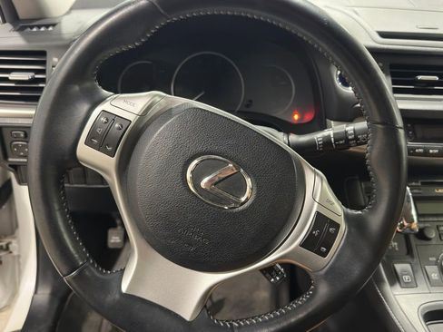 Used 2012 Lexus CT 200h Premium image 16
