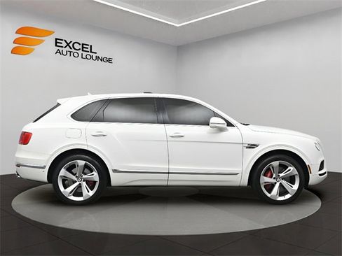 Used 2018 Bentley Bentayga image 6