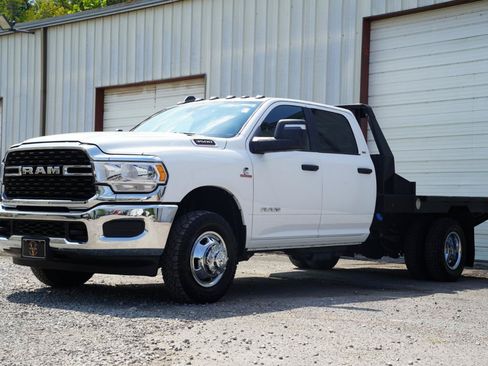 Used 2024 RAM 3500 SLT w/ Quick Order Package 2YG SLT AWD/4WD image 4