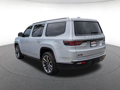 Used 2022 Jeep Wagoneer Series III w/ Premium Group I RWD image 3