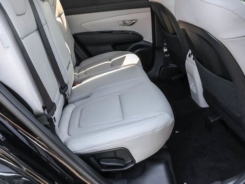 Certified 2025 Hyundai Tucson Limited AWD/4WD image 35