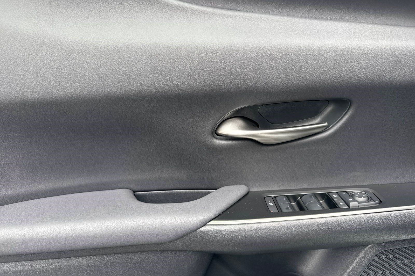 Certified 2026 Lexus UX 300h FWD w/ Accessory Package (Z1) image 12