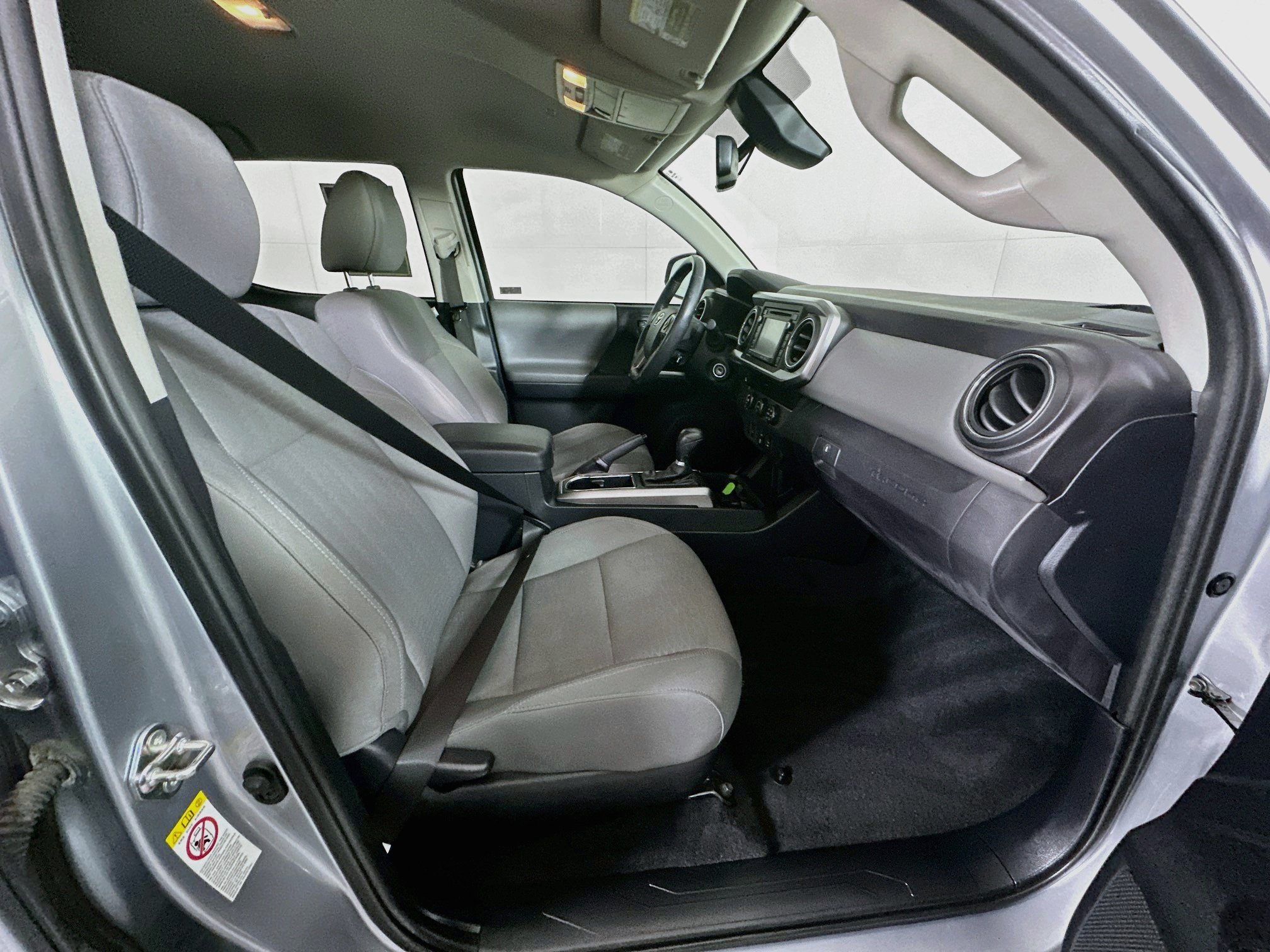 Used 2019 Toyota Tacoma SR5 RWD image 28