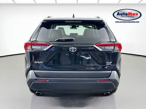 Used 2021 Toyota RAV4 XLE w/ Convenience Package image 8