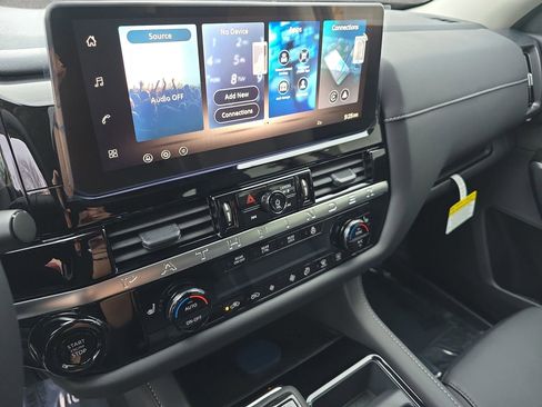 New 2026 Nissan Pathfinder SL image 20