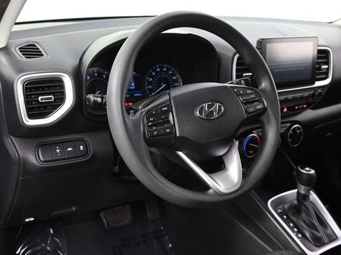 Used 2021 Hyundai Venue SE image 11
