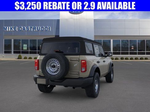 New 2025 Ford Bronco 4-Door image 8