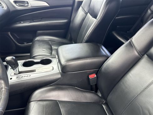 Used 2018 Nissan Pathfinder SL image 30