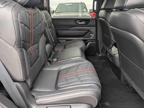 Used 2025 Nissan Armada PRO-4X image 26