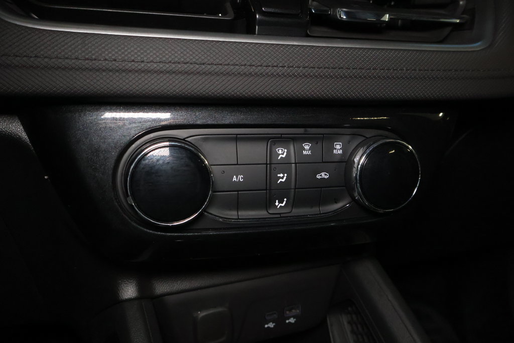 Used 2025 Chevrolet TrailBlazer LT AWD/4WD image 27