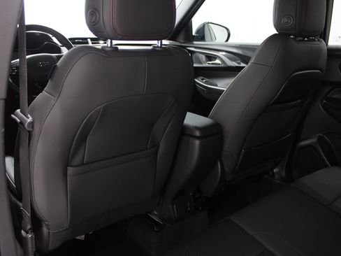 Used 2023 Chevrolet TrailBlazer RS w/ Convenience Package FWD image 17