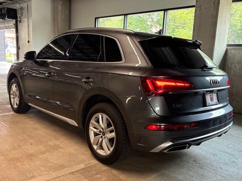 Used 2023 Audi Q5 2.0T Premium w/ Convenience Package AWD/4WD image 3