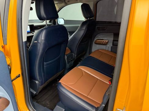 Used 2022 Ford Maverick Lariat w/ Lariat Luxury Package image 45