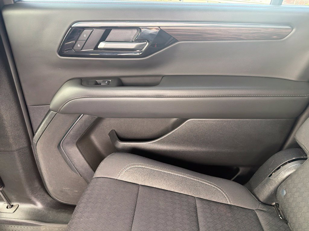 Used 2025 Chevrolet Suburban LS AWD/4WD image 22