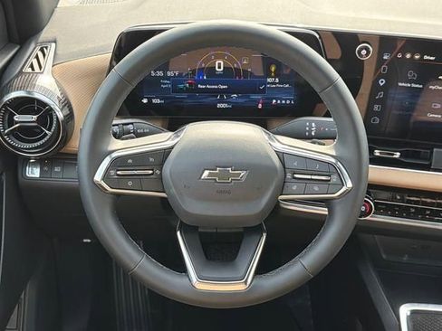 Used 2026 Chevrolet Equinox ACTIV FWD image 25