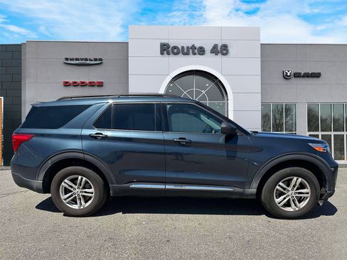 Used 2023 Ford Explorer XLT w/ Equipment Group 202A AWD/4WD image 6