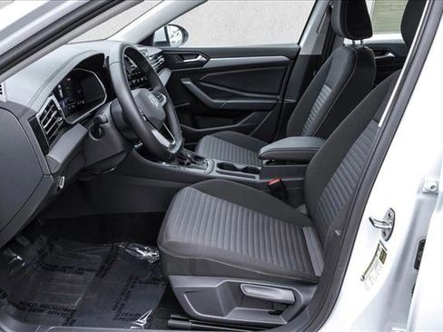 Used 2025 Volkswagen Jetta S image 11