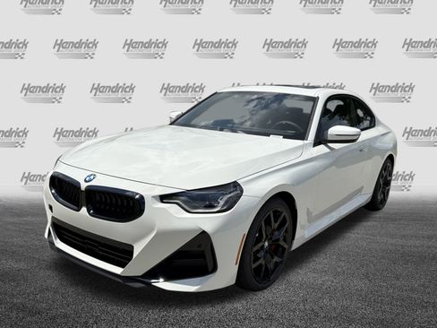 Used 2025 BMW 230i Coupe w/ M Sport Package image 5