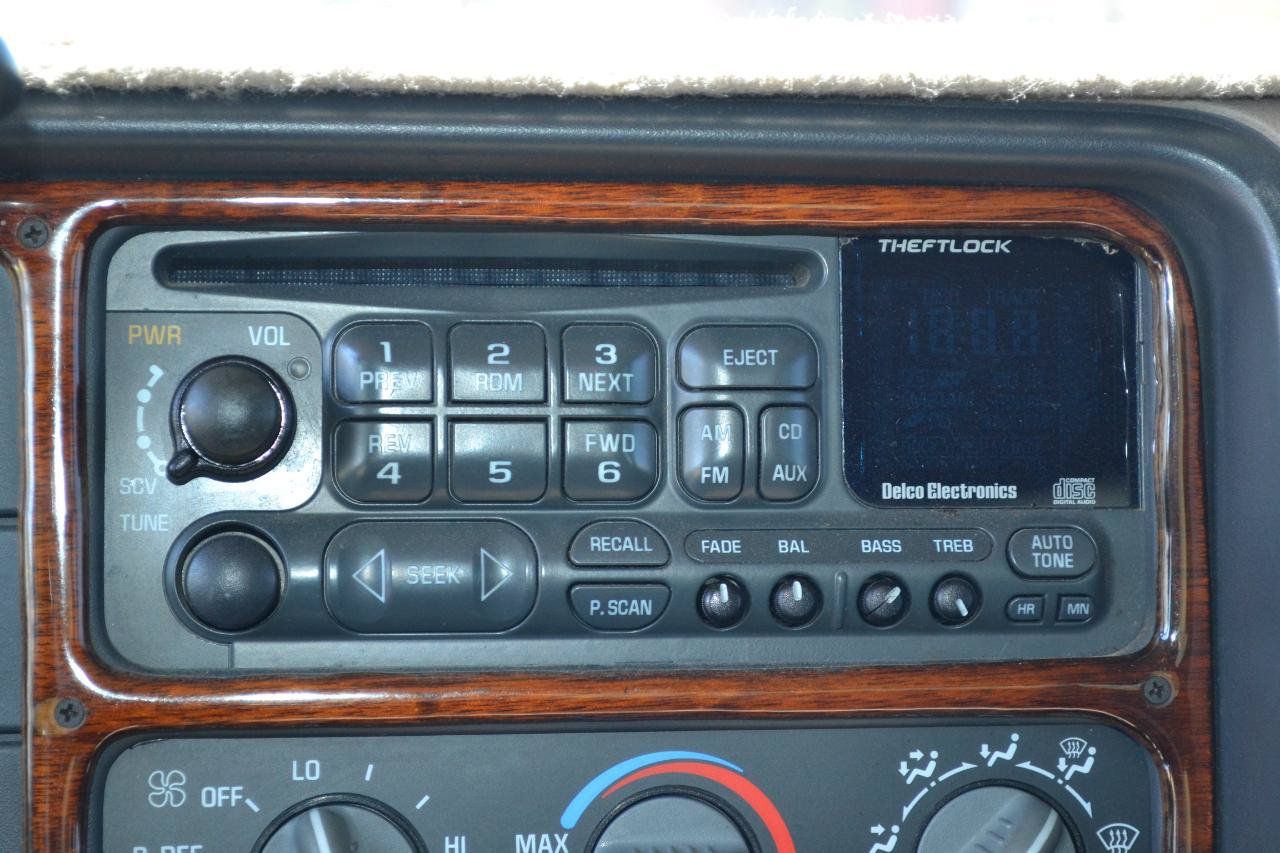 Used 1998 GMC Sierra 3500 4x4 Crew Cab w/ Marketing Option Pkg 3 image 18