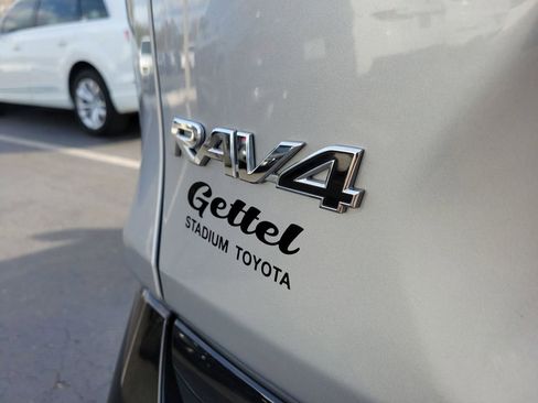 Used 2022 Toyota RAV4 XSE image 6