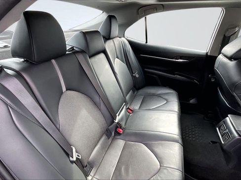 Used 2022 Toyota Camry XSE image 28
