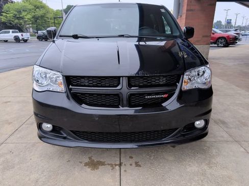 Used 2013 Dodge Grand Caravan R/T w/ Driver Convenience Group FWD image 9