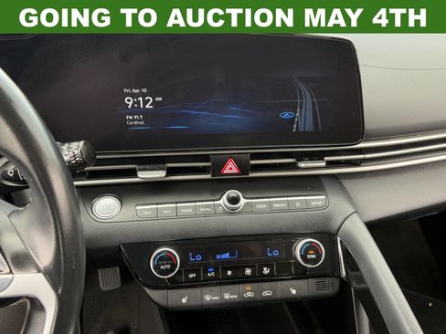Used 2023 Hyundai Elantra SEL w/ Convenience Package FWD image 18