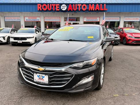 Used 2023 Chevrolet Malibu LT FWD image 1