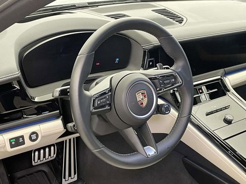 Used 2024 Porsche Panamera 4 image 4