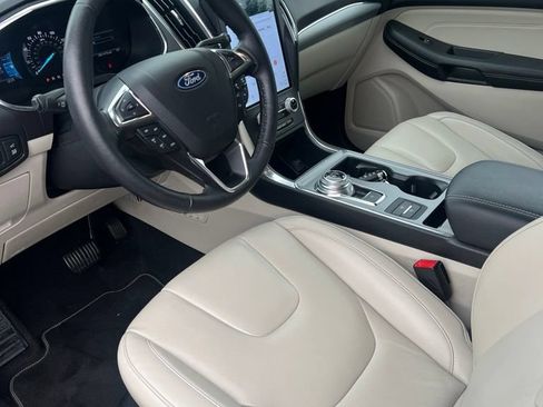 Used 2021 Ford Edge Titanium AWD/4WD image 10