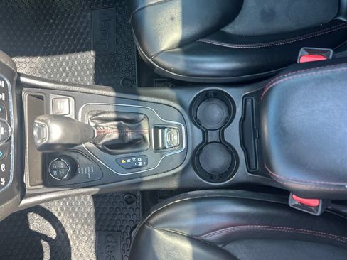 Used 2021 Jeep Cherokee Trailhawk w/ Sun, Sound & Nav Group AWD/4WD image 35
