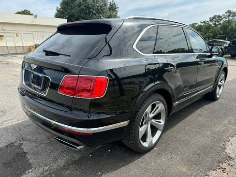 Used 2017 Bentley Bentayga AWD/4WD image 5